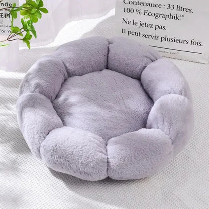 Flower-Shaped Pet Bed: Comfortable Sleep for Indoor/Outdoor Use