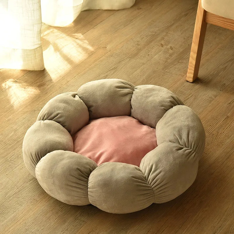 Flower-Shaped Pet Bed: Comfortable Sleep for Indoor/Outdoor Use