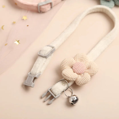 Adjustable Plush Cat Collar with Cartoon Style Design